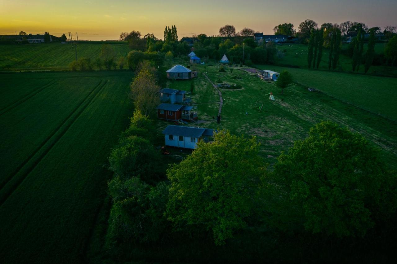 Au Bonheur Nomade Otel Livry  Dış mekan fotoğraf
